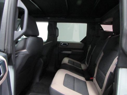 Used 2023 Ford Bronco Wildtrak AWD/4WD image 15