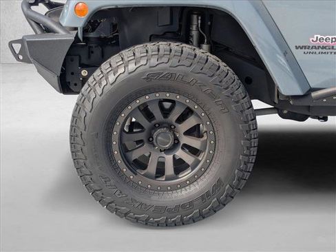 Used 2015 Jeep Wrangler Unlimited Sahara AWD/4WD image 19