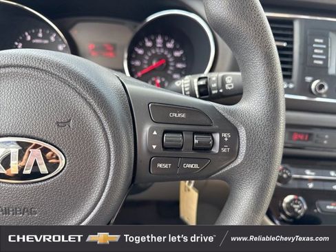 Used 2018 Kia Sedona L image 26