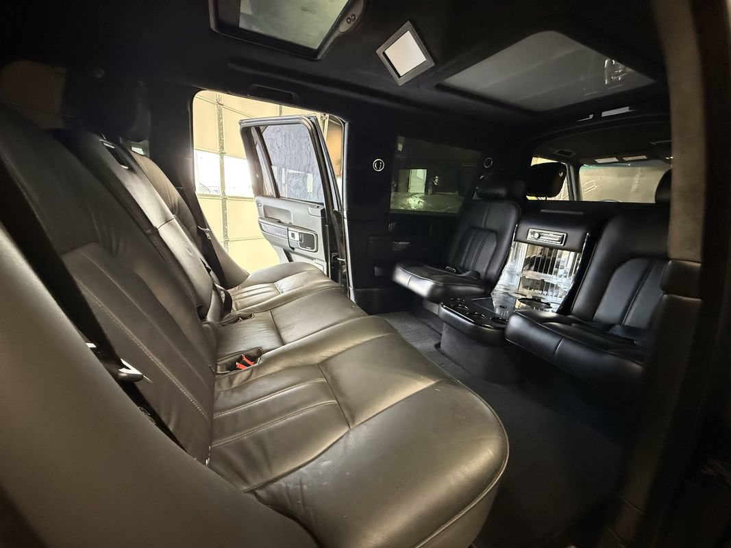 Used 2012 Land Rover Range Rover HSE AWD/4WD image 16