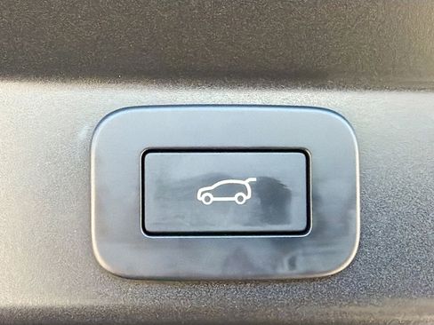 Used 2024 Land Rover Range Rover Sport SE image 14