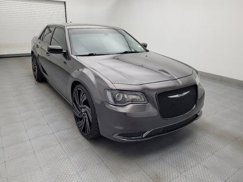 Used 2019 Chrysler 300 Touring w/ Sport Appearance Package RWD image 13