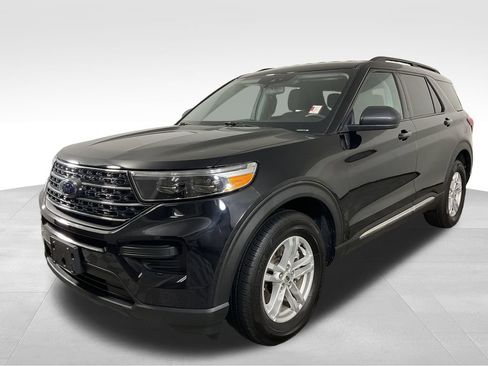 Used 2023 Ford Explorer XLT AWD/4WD image 4