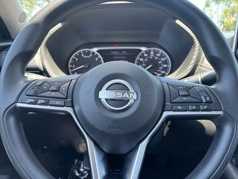 Used 2025 Nissan Sentra SV FWD image 28