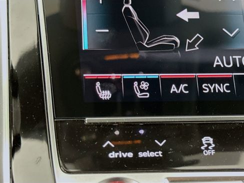 New 2025 Audi RS Q8 performance image 21