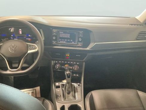 Certified 2023 Volkswagen Jetta SE w/ Panoramic Sunroof Package FWD image 12