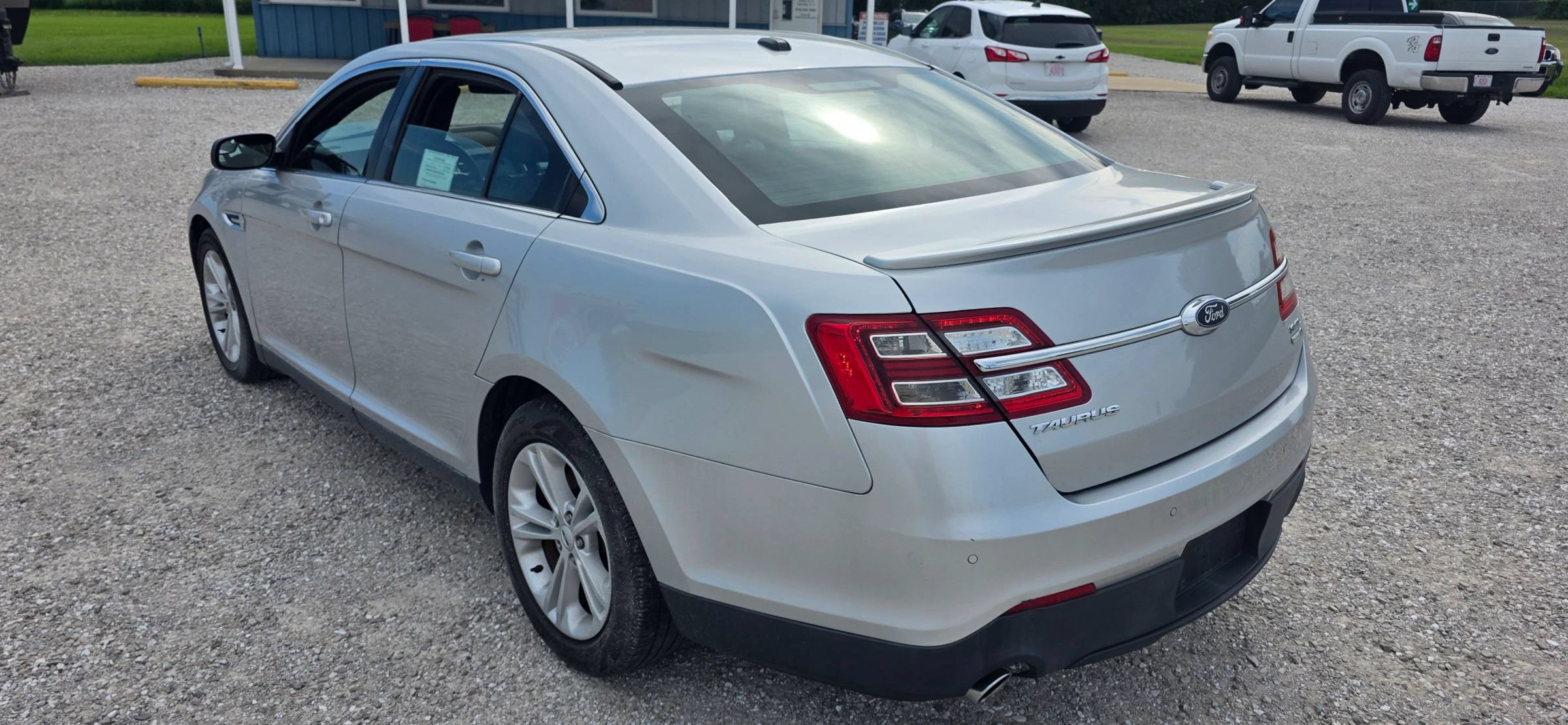 Used 2017 Ford Taurus SEL w/ Equipment Group 201A AWD/4WD image 5