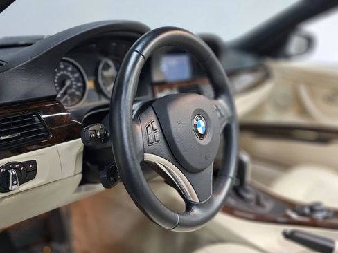 Used 2011 BMW 328i Convertible image 13