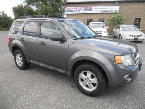 Used 2011 Ford Escape XLT w/ 202A Rapid Spec Order Code FWD image 4