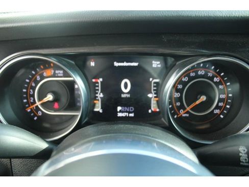 Used 2022 Jeep Wrangler Unlimited Sahara image 23