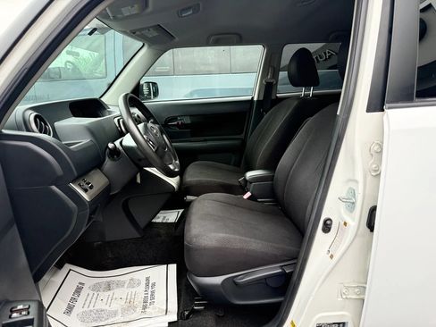 Used 2008 Scion xB FWD image 10