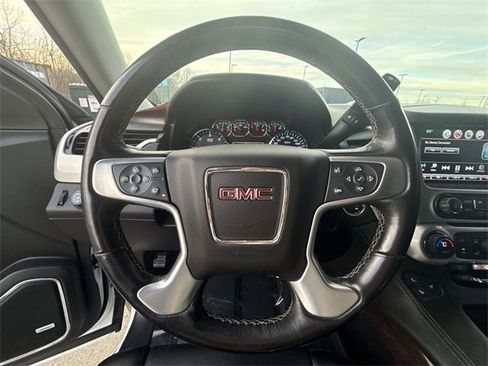 Used 2019 GMC Yukon SLT image 14