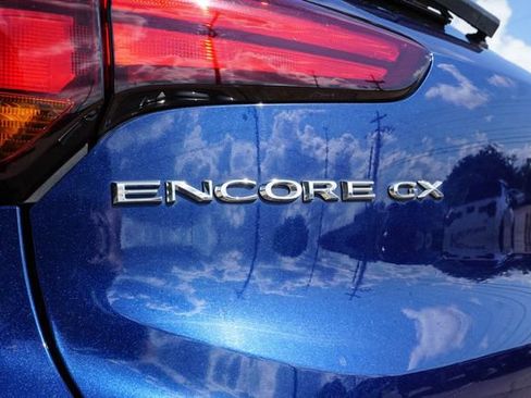Used 2022 Buick Encore GX Select w/ Advanced Technology Package FWD image 7
