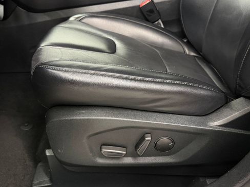 Used 2022 Ford Edge Titanium AWD/4WD image 13