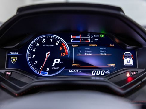 Used 2017 Lamborghini Huracan LP 610-4 image 39