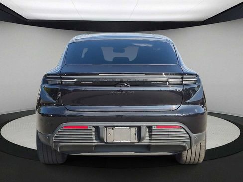 Used 2025 Porsche Macan 4S Electric AWD/4WD image 7