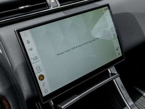 New 2026 Land Rover Range Rover Velar S AWD/4WD image 37
