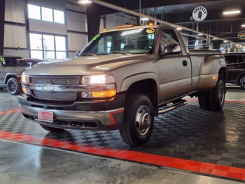 Used 2002 Chevrolet Silverado 3500 LS image 3