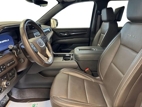 Used 2024 GMC Yukon XL Denali w/ Advanced Technology Package image 10