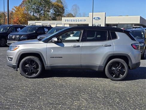 Used 2020 Jeep Compass Latitude image 23