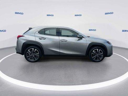 Used 2022 Lexus UX 200 FWD image 9