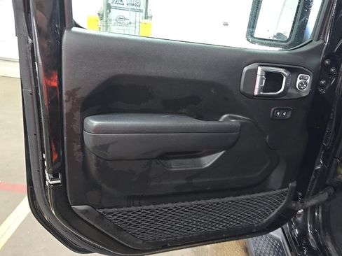 Used 2022 Jeep Wrangler Unlimited Sport AWD/4WD image 9