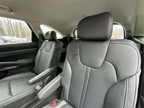 Used 2023 Kia Sorento EX image 17