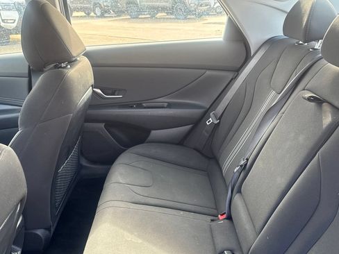 Used 2025 Hyundai Elantra SEL FWD image 34