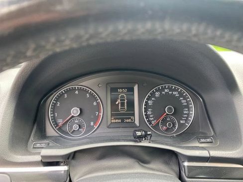 Used 2013 Volkswagen Eos FWD image 16