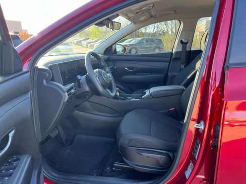 Certified 2025 Hyundai Tucson SE image 22
