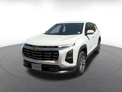 Used 2025 Chevrolet Equinox LT FWD image 5