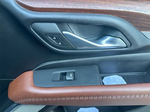 Used 2023 GMC Yukon XL Denali Ultimate image 33