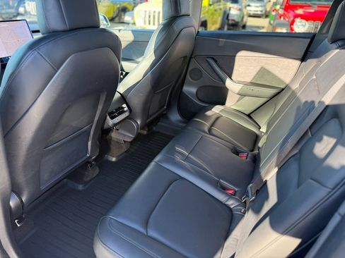 Used 2020 Tesla Model Y Long Range image 10