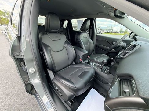 Used 2022 Jeep Cherokee Latitude Lux AWD/4WD image 30