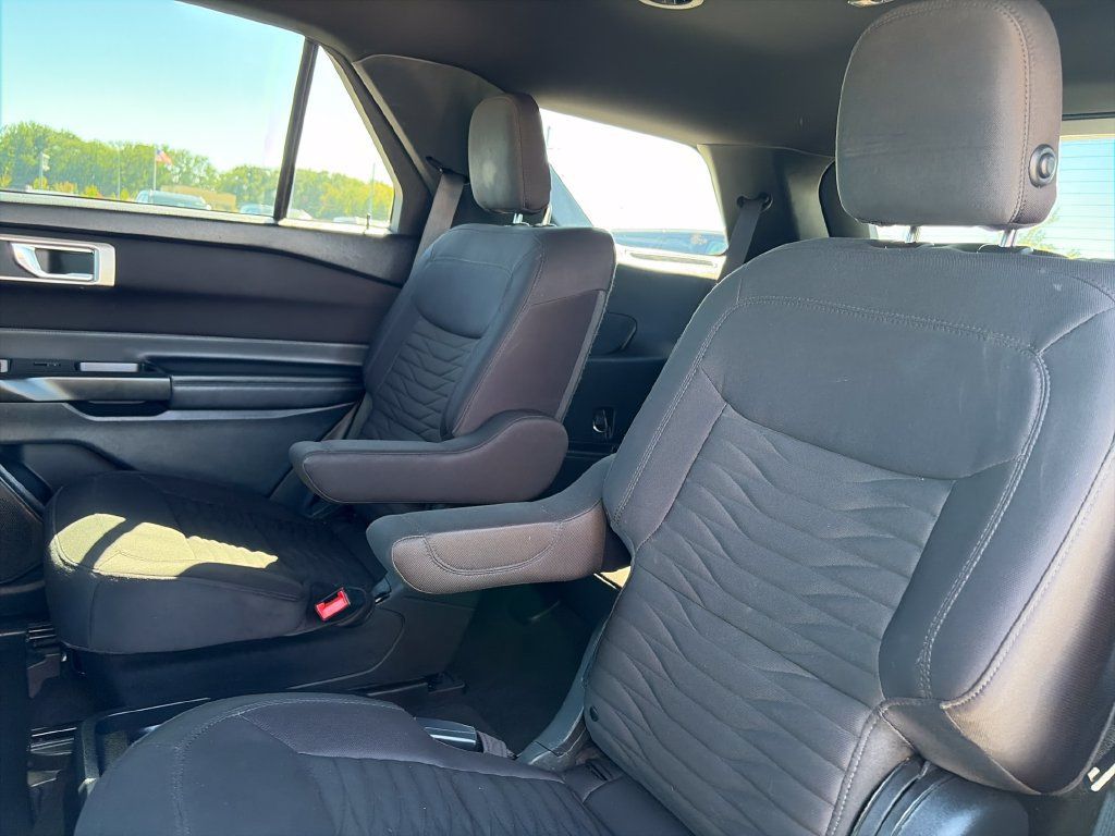 Used 2020 Ford Explorer XLT AWD/4WD image 31