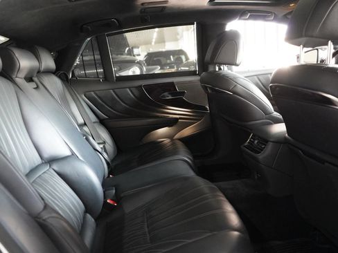 Used 2022 Lexus LS 500 w/ Luxury Package RWD image 20