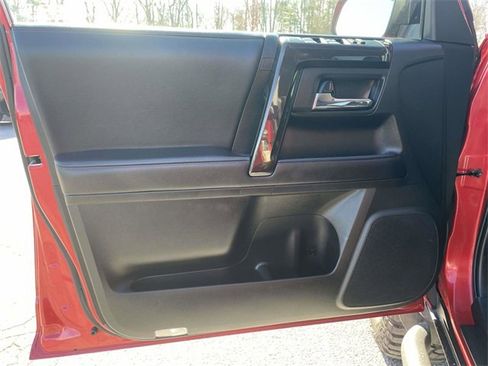 Used 2021 Toyota 4Runner TRD Off-Road image 16