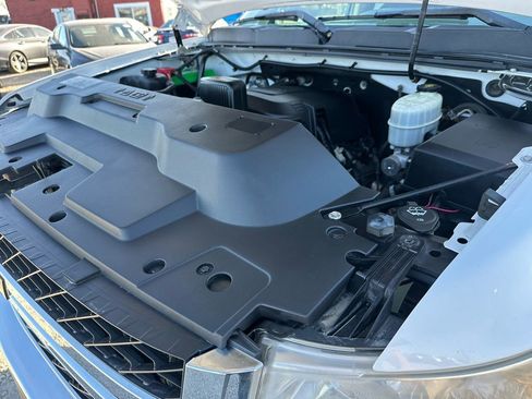 Used 2012 Chevrolet Silverado 2500 W/T w/ Snow Plow Prep Package image 38