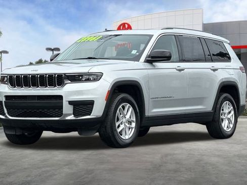 Used 2023 Jeep Grand Cherokee L Laredo image 9