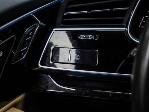 Used 2024 Audi Q7 3.0T Prestige AWD/4WD image 36