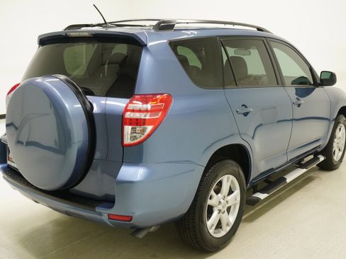 Used 2012 Toyota RAV4 FWD w/ Upgrade Value Pkg image 4