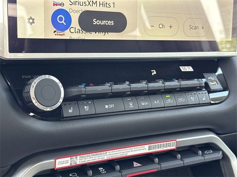 Used 2025 Toyota Tundra Platinum image 20