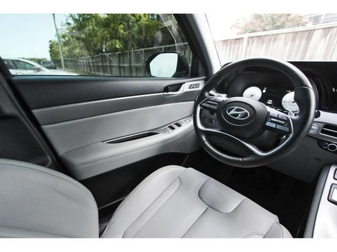 Used 2024 Hyundai Palisade SEL w/ Premium Package FWD image 9