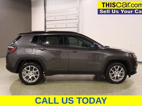 Used 2022 Jeep Compass Latitude AWD/4WD image 9