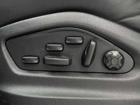 Used 2023 Porsche Cayenne GTS image 12