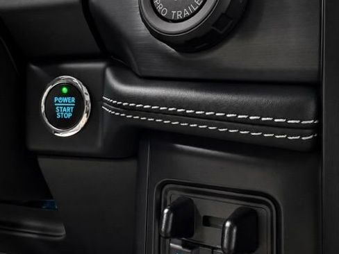 Used 2024 Ford F150 Lightning Platinum AWD/4WD image 31