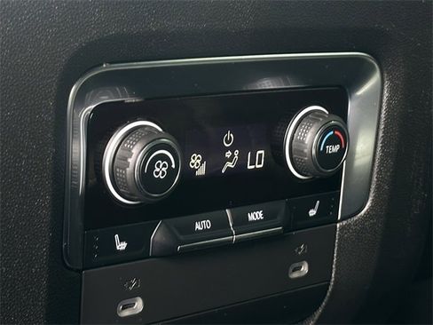 Used 2022 Chevrolet Tahoe LT w/ Luxury Package image 24