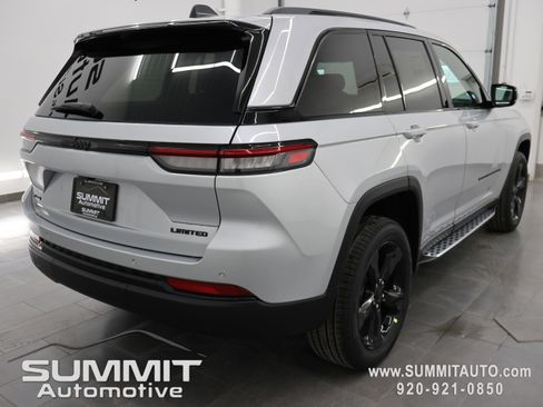 New 2025 Jeep Grand Cherokee Limited w/ Black Appearance Package image 5