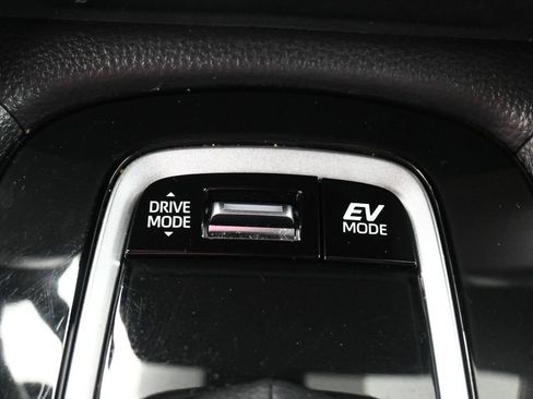 Used 2025 Toyota Corolla Cross AWD Hybrid image 22