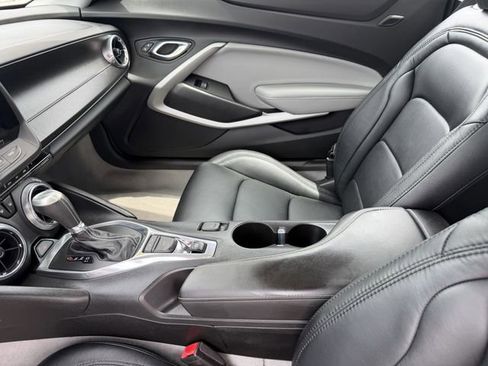 Used 2018 Chevrolet Camaro SS RWD image 18
